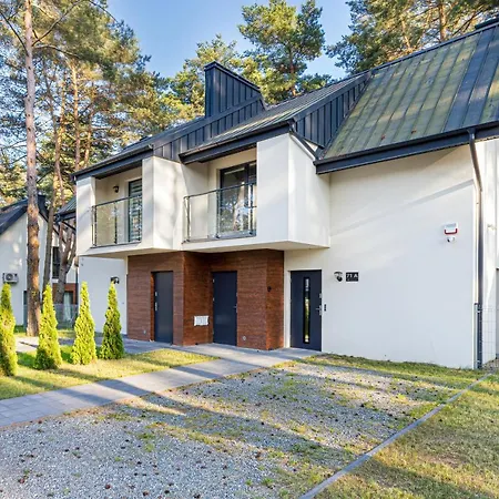 Prestigious House Park By Renters Daire Rozewie