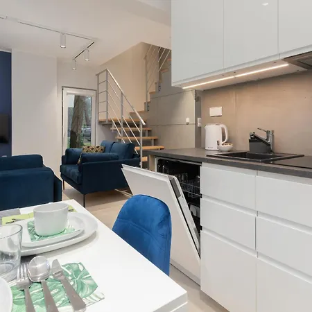 Prestigious House Park By Renters Appartement Rozewie