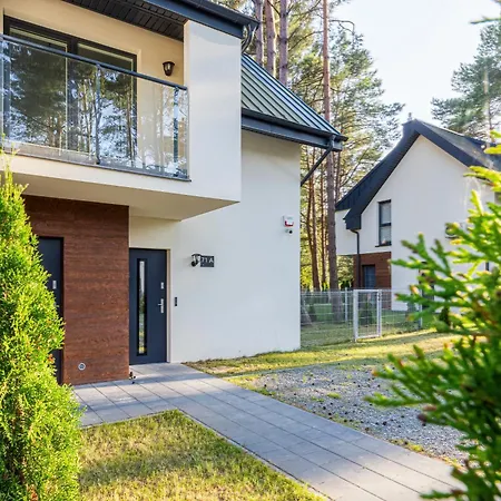 Prestigious House Park By Renters Appartement Rozewie